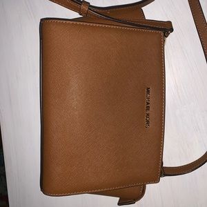 Michael Kors Selma Medium messenger bag